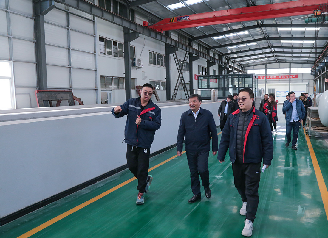 热烈欢迎市政协副主席刘海潮一行人莅临8868体育有限公司考察